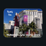 Magnet Flexible Merci | Souvenir de photo de l'enterrement de vie<br><div class="desc">Ajoutez votre propre photo de fête d'enterrement de vie de jeune fille à ce magnet souvenir et transformez-le en un parfait remerciement pour votre groupe de mariée. Pour modifier le texte et la photo,  cliquez sur le bouton Personnaliser.</div>