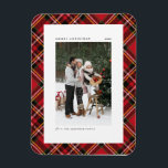 Magnet Flexible Motif rouge classique Joyeux Noël photo<br><div class="desc">Apportez une touche de joie de vacances à votre maison avec notre Aimant photo de Noël personnalisable! Parfait pour exposer des souvenirs chéris, cet aimant vous permet de le personnaliser avec votre photo festive préférée, ce qui en fait un ajout unique à votre décor de vacances. Un cadeau idéal pour...</div>