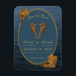 Magnet Flexible Nautical Gold Seahorse Beach Mariage Enregistrer l<br><div class="desc">Un spécial Save the Date recommandé pour un mariage à la plage. Sur l'arrière - plan d'un océan calme, dans un cadre d'or irrégulier formé par deux ovales d'or qui se chevauchent symbolisant les anneaux, au-dessus du texte. une paire de hippocampes d'or danse, formant ensemble la forme approximative d'un coeur....</div>