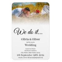 Nous le faisons - Embrasser un couple sur un pré