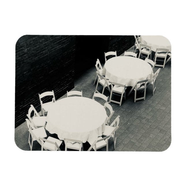 Magnet Flexible Photo de chaises et tables blanches (Horizontal)