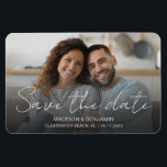Magnet Flexible Photo personnalisée Enregistrer le Fiançailles Mar<br><div class="desc">Enregistrez la photo de date mariage 4" x 6" carte magnétique caractéristiques votre photo de paysage horizontal préférée fiançailles superposée avec "Save The Date" dans la belle calligraphie script et vos prénoms ou prénoms, la destination de votre mariage et la date dans la typographie moderne simple. Customisez votre carte dès...</div>