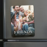 Magnet Flexible Photo personnalisée Simple Amis modernes personnal<br><div class="desc">Ce design est parfait pour la photographie Instagram moderne tendance, avec les photos classiques gardez vos amis, s'adapte aux images est cool, vous pouvez créer personnalisé, avec des photos de couple et un minimaliste, minimum amusant votre image ici, script de calligraphie design tendance, typographie lunatique police texte, magnétique réfrigérateur, amis...</div>