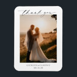 Magnet Flexible Photo traditionnelle formelle Classique Mariage él<br><div class="desc">Mariage de style classique merci aimnet faveurs avec un design simple et minimaliste noir et blanc avec une combinaison de polices serif traditionnelles et un script élégant avec votre date dans un grand format pour une touche moderne avec votre photo préférée. Ce design élégant est idéal pour un mariage formel....</div>