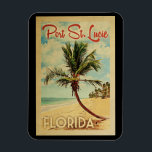 Magnet Flexible Port St Lucie Palm Tree Vintage voyage<br><div class="desc">Un imprimé d'art moderne Port St. Lucie Floride,  datant du milieu du siècle,  d'un style rétro unique,  dans un style d'affiche de voyage vintage. Il dispose d'un palmier incurvé sur une plage de sable avec l'océan sous un ciel bleu nuageux.</div>