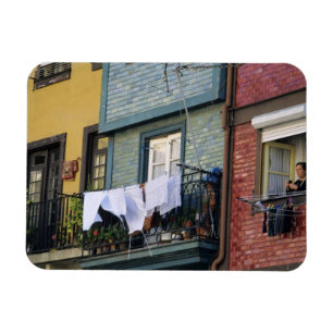 Magnet Flexible Portugal, Porto (Porto). Femme suspendant du linge