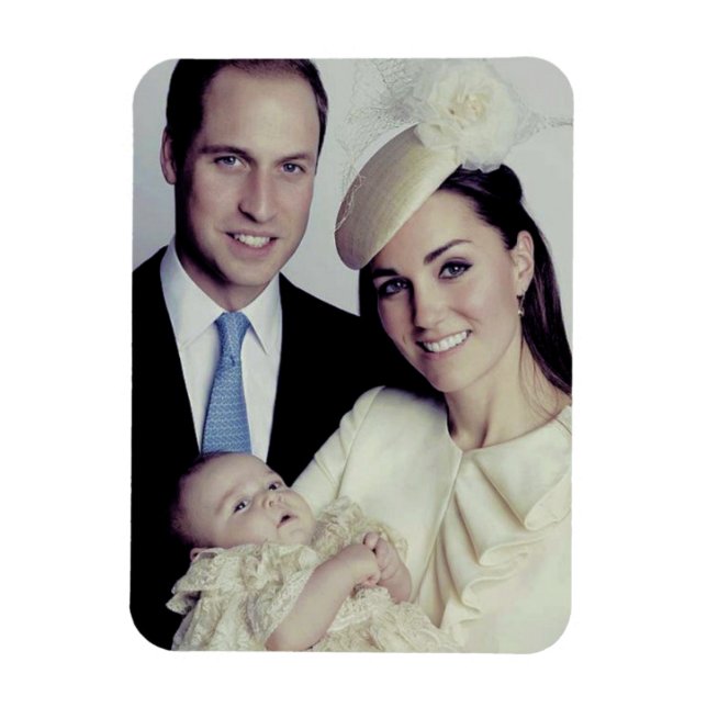 Magnet Flexible Prince George christening closeup Oct 2013 (Vertical)
