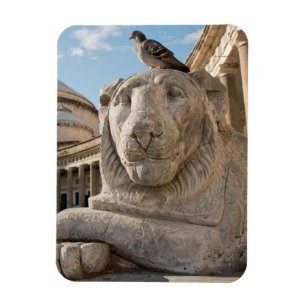 Magnet Flexible Statue de lion devant une église historique