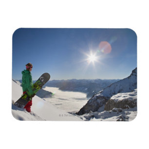 Magnet Flexible Surfeur regardant à partir du dessus de montagne