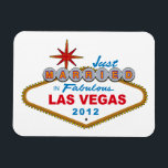 Magnet Flexible Symbole de Las Vegas 2012<br><div class="desc">Just Married In Fabulous Las Vegas 2012 (signe Vegas)... Ce drôle de chemise mariage présente le célèbre signe Las Vegas. Grande idée cadeau Mariage pour une mariée et mariée se marier à Las Vegas. Super chemise lune de miel ! Parfait pour se porter en flânant sur la bande de Las...</div>