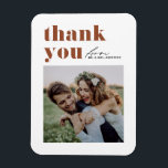 Magnet Flexible Terracotta Retro Typographie Mariage photo moderne<br><div class="desc">Envoyez une appréciation sincère avec notre mariage photo personnalisable, merci aimnet, conçu pour combiner magnifiquement la typographie rétro audacieuse avec un élégant script manuscrit. Cet aimant de remerciement offre une façon unique et élégante d'express votre gratitude aux invités qui ont célébré votre journée spéciale. Personnalisez la carte avec vos détails....</div>