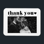 Magnet Flexible Typographie noir Retro Mariage photo Merci<br><div class="desc">Fêtez votre amour et montrez de la gratitude avec notre mariage photo personnalisable merci aimant! Ce souvenir unique est parfait pour rappeler à vos proches votre journée spéciale tout en exprimant vos remerciements sincères d'une manière mémorable. Il est doté d'une typographie rétro et audacieuse et d'une couverture cardiaque. Personnalisez-le en...</div>