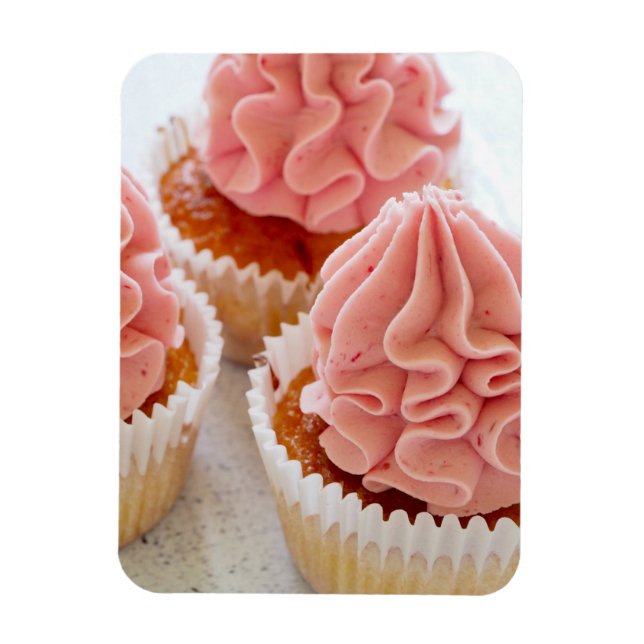 Magnet Flexible Un gâteau sucré à glaçage rose (Vertical)
