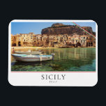 Magnet Flexible Ville de Cefalu en Sicile en Italie<br><div class="desc">Aimant photo souvenir avec deux bateaux dans le vieux petit port de Cefalu, une vieille ville aux maisons tordues au bord de l'eau et une petite plage de ville sur la côte nord de la Sicile, île en Italie avec le texte "Sicile, Italie" dans une boîte blanche et avec des...</div>