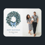 Magnet Flexible Watercolor White Berry Wreath Happy Hanoukka Photo<br><div class="desc">Heureux Hanoukka ! Fêtez le joyeux Festival des lumières avec notre photo personnalisable Hanoukka magnet! Cet aimant festif vous permet de mettre en valeur vos souvenirs préférés tout en ajoutant une touche personnelle à votre décor de vacances. Cet aimant Hanoukka photo est doté d'une aquarelle blanche de fraise d'hiver. Personnalisez...</div>