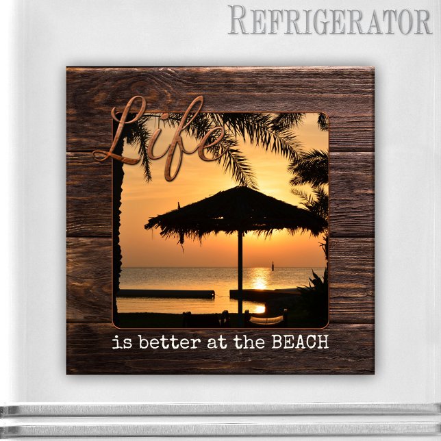 Magnet photo de Holiday Keepsaké Beach (Beach holiday keepsake magnet featuring your photo framed by rustic wood and rose gold text)