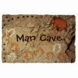 Magnet Photo Sculpture Grotte Man - Art de la grotte glaciaire<br><div class="desc">Des empreintes de mains peintes et un mammouth laineux comme on peut le trouver à l'intérieur d'une grotte. La lecture de texte personnalisable,  Man Cave" apparaît également.</div>
