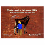 Magnet Photo Sculpture Lait d'orignal Matanuska<br><div class="desc">Le logo de l'entreprise de renommée mondiale et entièrement mythique Matanuska Moose Milk ferme à Willow Alaska superposé sur une image arrière - plan de l'écorce intérieure d'un bouleau. L'image montre une milkmaid traite à la main Matilda, le premier orignal laitier de la ferme. Croyez-le ou non, il y a...</div>