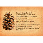 Magnet Photo Sculpture Pine Cone Et John Muir Citation<br><div class="desc">Un rendu numérique d'un cône de pin de Ma'alot-Tarshiha dans le nord d'Israël, la Galilée, superposé sur un vieil arrière - plan de papier, avec la citation : "Peu sont totalement sourds à la prédication des pins. Leurs sermons sur les montagnes vont dans nos coeurs ; et si les gens...</div>