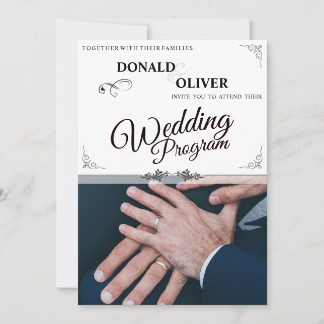 Mains d'un couple gay de mariage avec des anneaux (Devant)