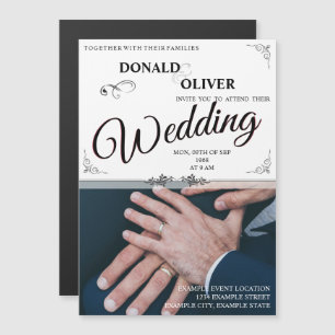 Mains d'un couple gay de mariage avec des anneaux