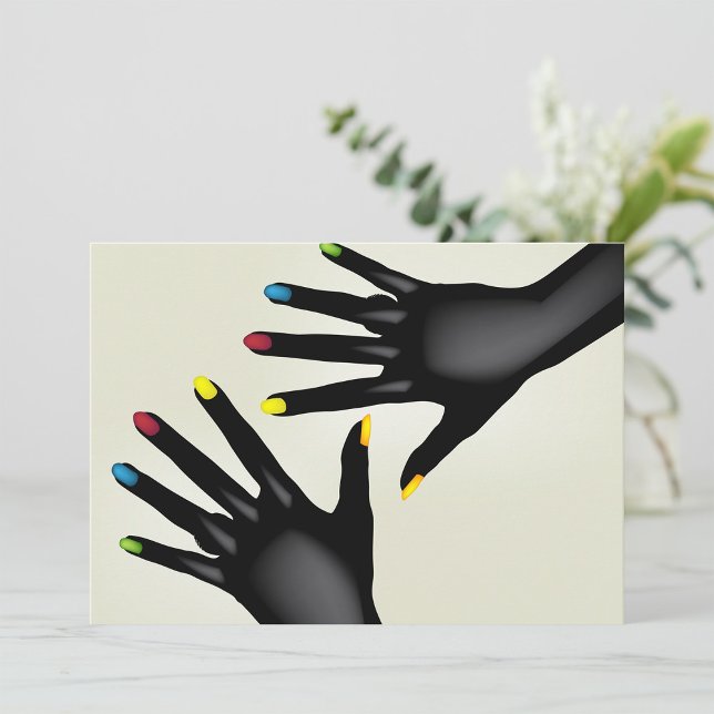 Mains Noires Avec Des Ongles Peintes Invitations (Créateur téléchargé)