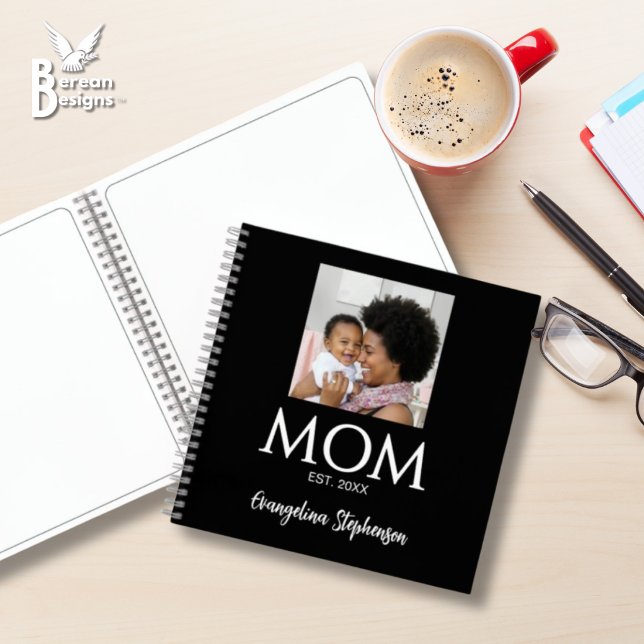 Maman a créé le journal Caps pour les mamans (MOM ESTABLISHED Photo Notebook with customizable photo and year. Ideal gift for Mother's Day. )
