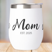 Maman a établi un nouveau cadeau pour maman