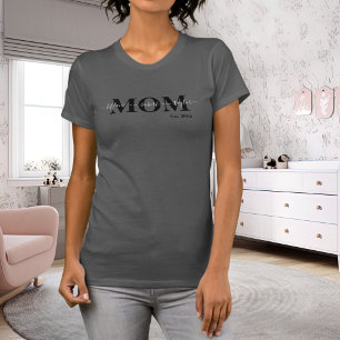 Maman avec les noms d'enfants Année T-shirt