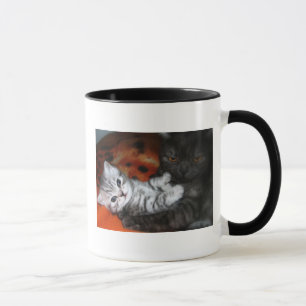 Maman de chat et tasse de chaton