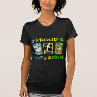 Maman de triptyque de chats sur le T-shirt foncé