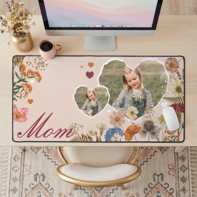 Maman élégante Collage photo de cœur de fleurs sau (Elegant Mom Floral Wildflower Heart Photo Collage Desk Mat)