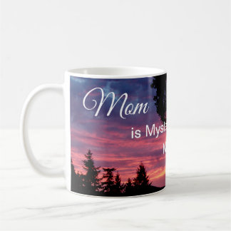 Maman est une citation mystérieuse avec la tasse d