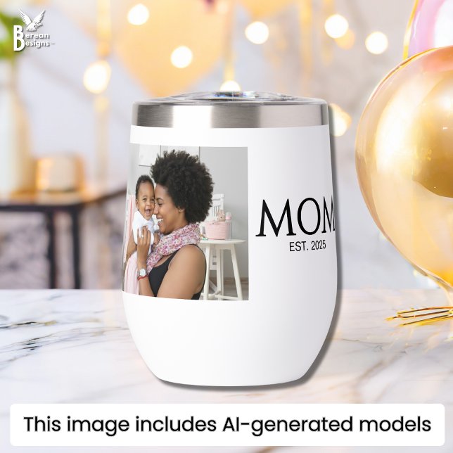 Maman Établie Caps Photo Blanc (Mom Established wine tumbler with custom photo and text. Ideal mom gift for Mother's Day.)
