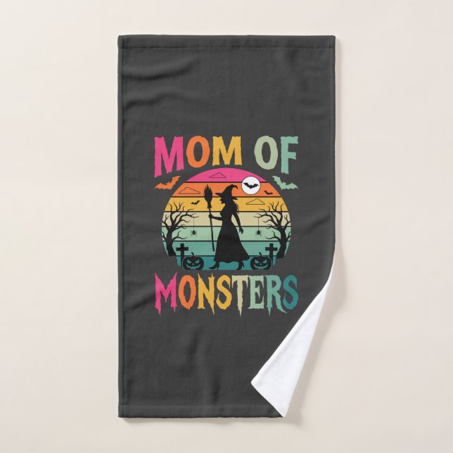 Maman Halloween de sorcière de coucher de soleil d (Serviette à main)