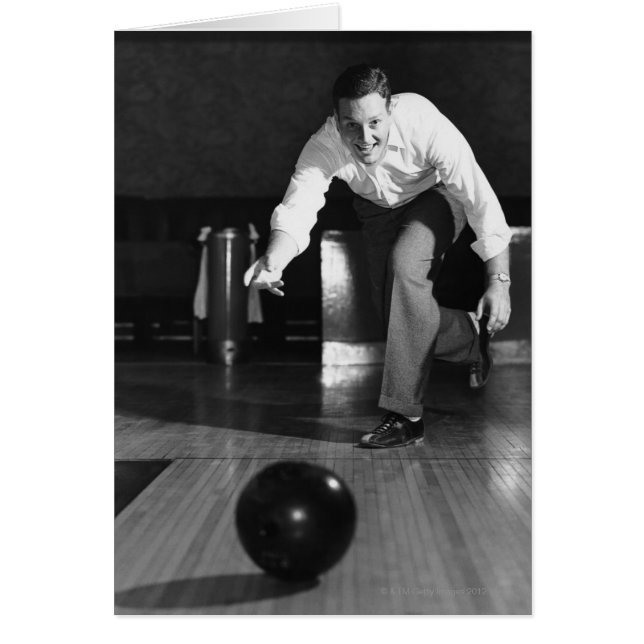 Man Bowling (Devant)