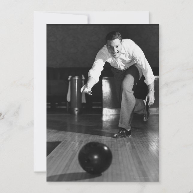 Man Bowling (Devant)