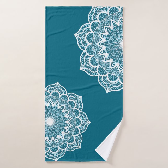 Mandala blanc sur fond bleu (Serviette de bain)