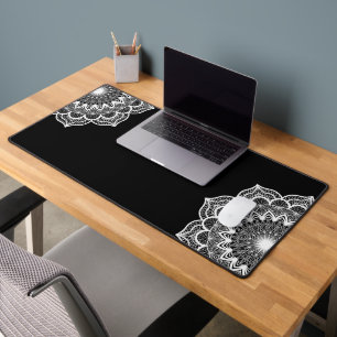 Mandala blanc sur fond noir