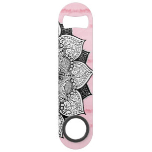 Mandala tiré par la main artistique de Boho sur le