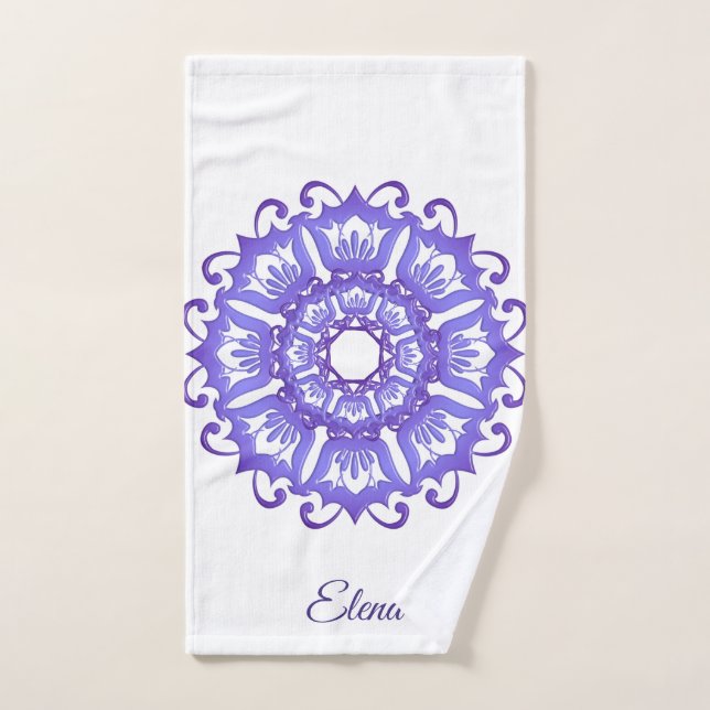 Mandala violet floral. Nom (Serviette à main)