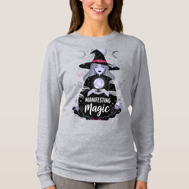 Manifesting Magic Witch Halloween T-Shirt (Devant)