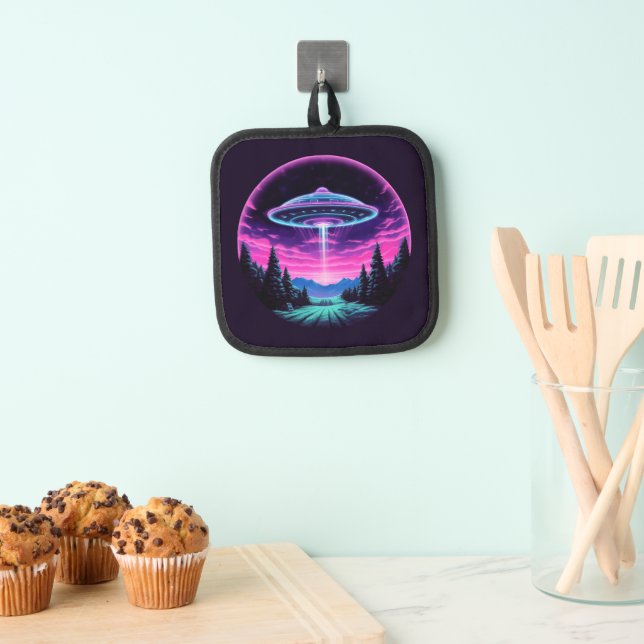 Manique Alien vaisseau spatial rétro futuriste (In situ (suspendu))