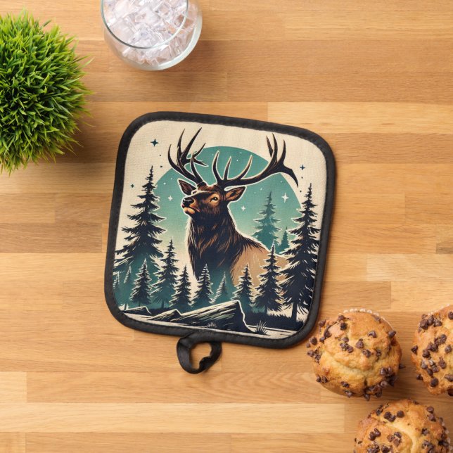 Manique Elk dans une forêt stylisée avec ciel étoilé (De haut en bas)