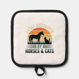 Manique Facilement Distrait Par Les Chevaux Et Les Chats D