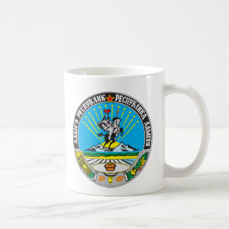 Manteau d'Adygea de tasse de bras