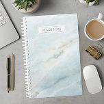 Marbre Bleu Nom personnalisé Personnalisé<br><div class="desc">Organisez votre vie avec cet élégant planificateur personnalisé en marbre bleu. Idéal pour les femmes qui apprécient le design luxueux et moderne, ce planificateur combine la beauté intemporelle du marbre à la fonctionnalité pratique. La salle de motif en marbre bleu raffiné apporte une touche d'élégance à votre aménagement quotidien. Personnalisez-le...</div>