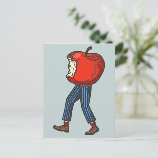 Marcher homme de pomme drôle et amusant Carte post (Debout devant)
