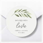 Mariage à l'huile d'olive préférez les Étiquettes<br><div class="desc">Personnalisable minimaliste moderne huile d'olive mariage faveur étiquettes bouteille. Doté d'un feuillage d'olivier aquarelle sur un arrière - plan vert olive clair.</div>