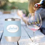 Mariage bleu clair stylisé Nom du fabricant<br><div class="desc">Offrez à votre toiletteur mariage ce croustillant en acier inoxydable tendance et personnalisé avec son nom en écriture stylisée dans un design blanc et ovale. La couleur et le script de l'Arrière - plan est bleu clair. Personnalisez votre cave à vin en éditant et en remplaçant le nom par le...</div>